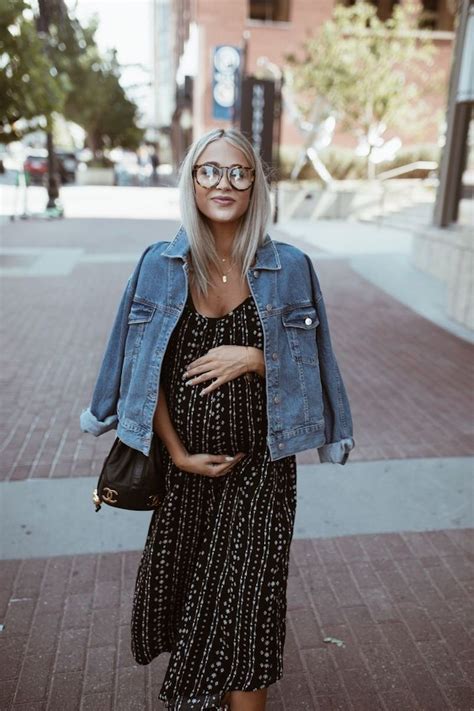 Maternity outfit with a touch of witchcraft